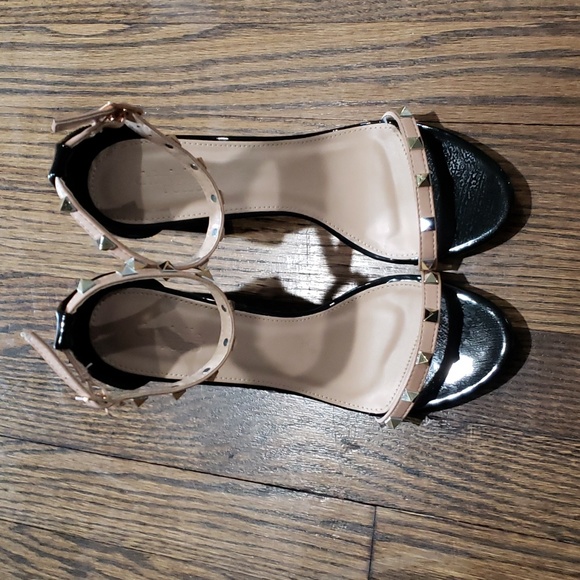 ⭐HOST PICK⭐Charlotte Russe Gold Stud Accent Open Toe Heels - Picture 2 of 15